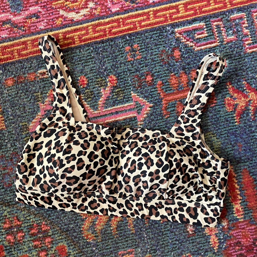 Leopard Print Bikini Top w Square Neck